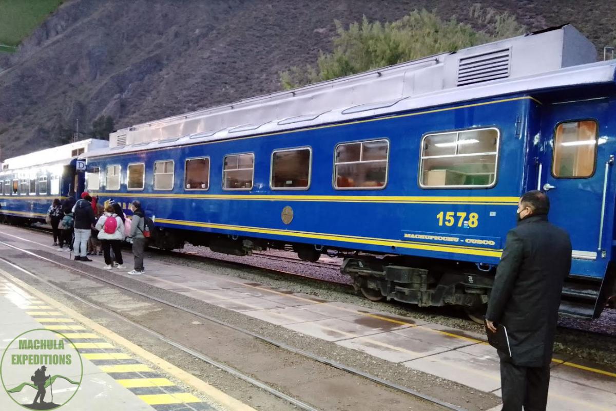 Train at Ollantaytambo Station in Machu Picchu and Humantay Lake in 2 days